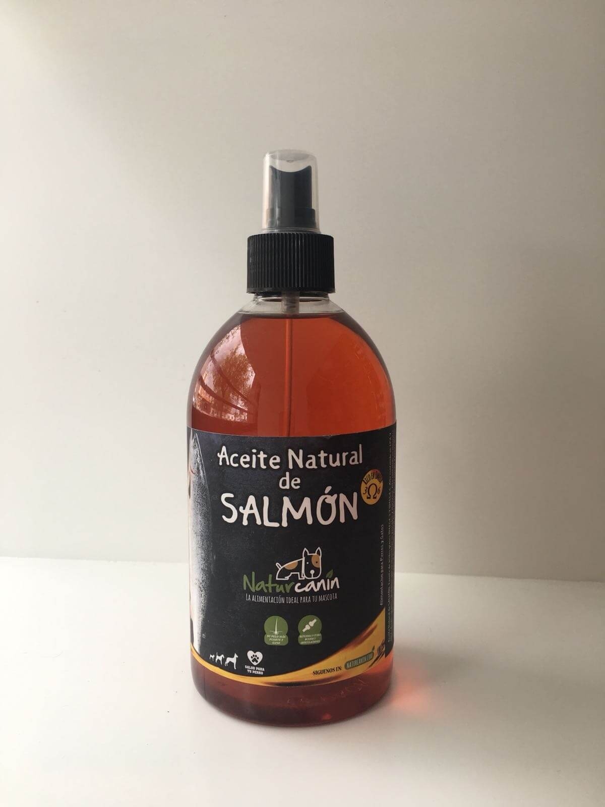 Beneficios del aceite de salmón para perros - KNINE